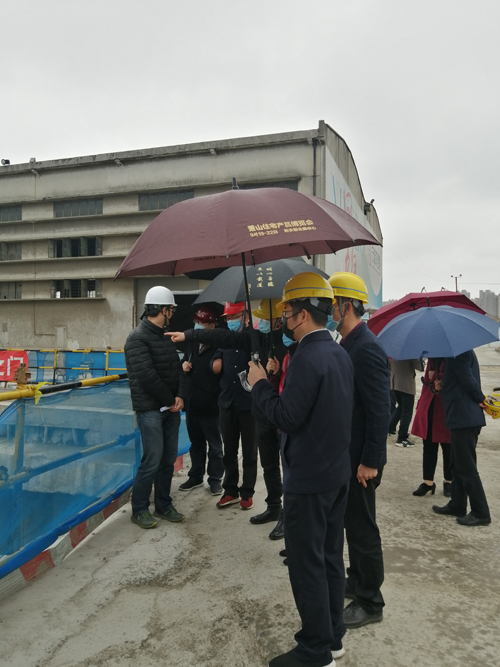 1584320872174019.jpg 邵總彙報(bào)了(le)項目的(de)各項防疫管理(lǐ)措施.jpg