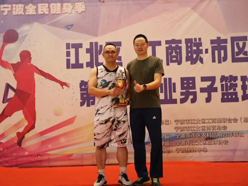 1603442452265431.jpg 02 誠晖集團球隊摘得(de)季軍-2.jpg