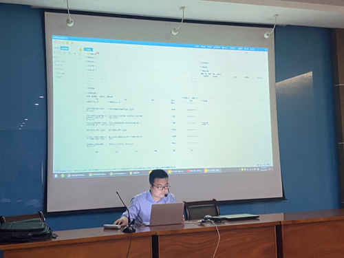 1621472394857134.jpg 01 新中大(dà)軟件(jiàn)公司技(jì)術(shù)人(rén)員(yuán)王甯作(zuò)相(xiàng)關培訓.jpg