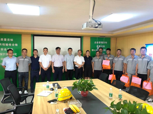 1626740995350150.jpg 02 發放(fàng)防暑降溫物(wù)資-1.jpg