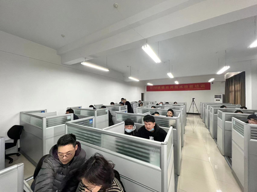 02 培訓現(xiàn)場(chǎng)-2.jpg