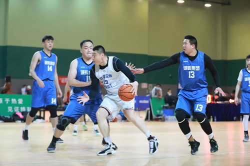 1647393695159211.jpg 07 場(chǎng)上(shàng)角逐-4.jpg