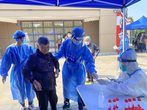 04 李建良參與疫情防控、社區(qū)工(gōng)作(zuò)中-4.jpg