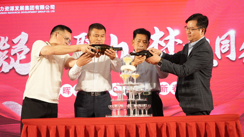 02  共注香槟塔.JPG