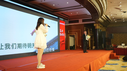 19  歌(gē)曲：《明(míng)天會(huì)更好(hǎo)》.JPG