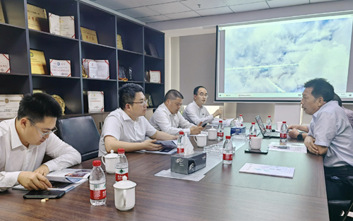 02  東(dōng)陽市(shì)政府領導赴公司走訪調研-2.jpg