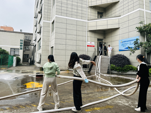 04 員(yuán)工(gōng)滅火(huǒ)演練.jpg