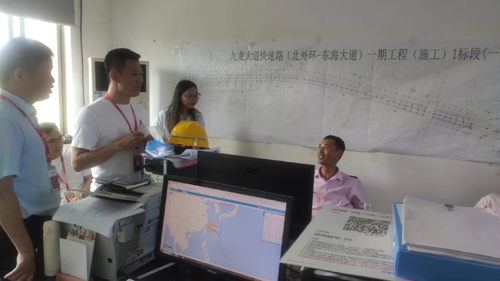 1695084302257962.jpg 08 項目經理(lǐ)與公司共同探討(tǎo)項目勞務管理(lǐ).jpg