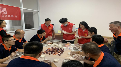 05  月(yuè)餅制(zhì)作(zuò)環節.jpg