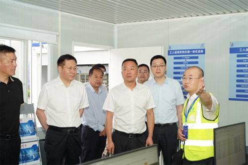 05 卓衆人(rén)力公司在各觀摩展示區(qū)域進行(xíng)分(fēn)享交流.jpg.jpg