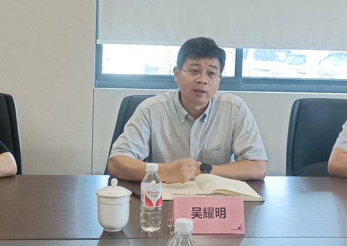 04江北(běi)區(qū)委常委、常務副區(qū)長(cháng)吳耀明(míng)講話(huà).jpg